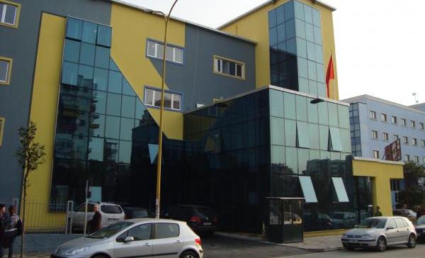 Deputetet e KE kunder Beqajt per kalimin e sherbimeve shendetësore te privati